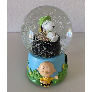 Peanuts Snoopy Woodstock Charlie Brown Musical Snow Globe St Patricks Day No Tag